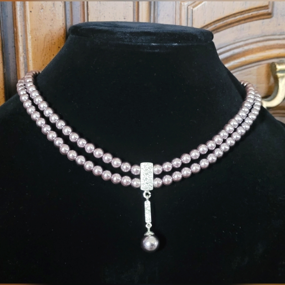 Gorgeous faux purple pearl and rhinestone choker style necklace